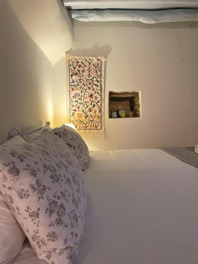 The Walnut Tree - Cycladic Getaway With Sea Views By Explore Andros Lámira 외부 사진